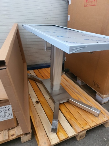 [SCH6020120002] OP- und Behandlungstisch, CNS-Platte mit Kippvorrichtung / "X"-Unterbau